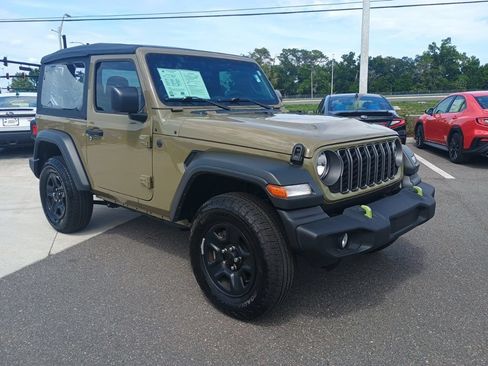 Used 2025 Jeep Wrangler Sport AWD/4WD image 3