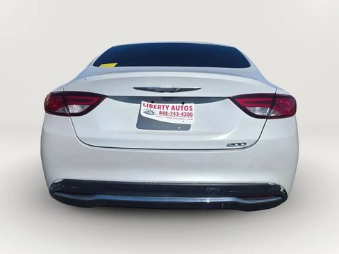 Used 2015 Chrysler 200 Limited FWD image 5