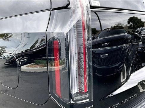 New 2026 Cadillac Escalade ESV V image 15