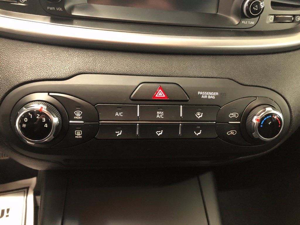 Used 2019 Kia Sorento AWD image 11