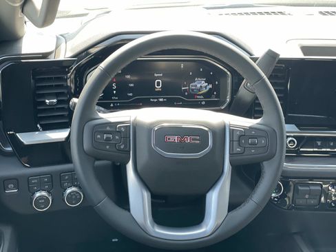 New 2025 GMC Sierra 2500 SLT image 9