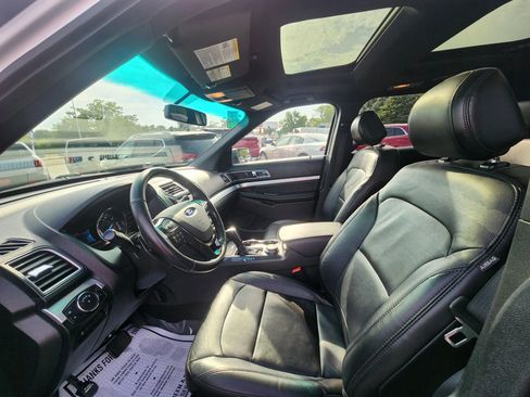 Used 2017 Ford Explorer XLT w/ Equipment Group 202A image 15