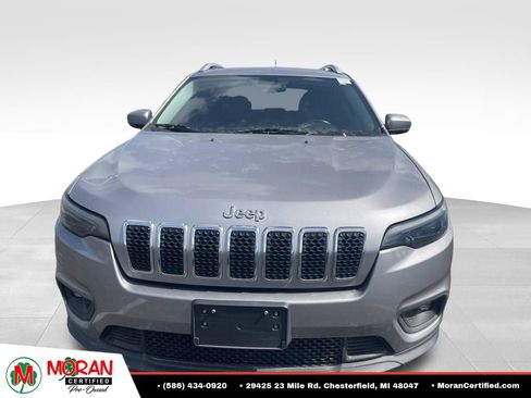 Used 2019 Jeep Cherokee Latitude Plus AWD/4WD image 2