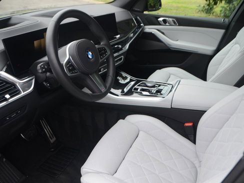 Used 2026 BMW X5 xDrive40i AWD/4WD image 2