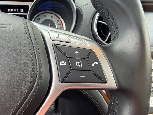 Used 2013 Mercedes-Benz SL 550 image 32