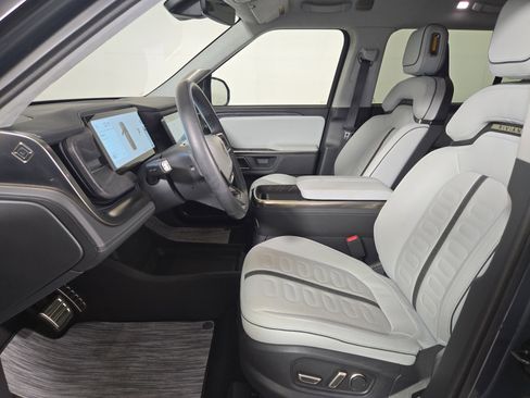 Used 2023 Rivian R1S Adventure AWD/4WD image 20