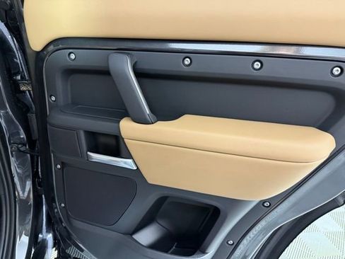 New 2025 Land Rover Defender 110 S image 29