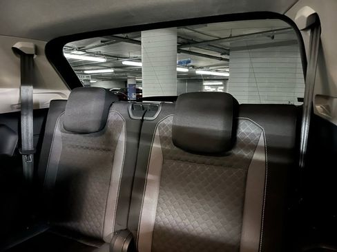 Used 2021 Volkswagen Tiguan S image 32