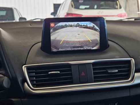 Used 2018 MAZDA MAZDA3 Touring FWD image 10