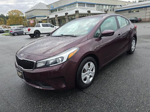 Used 2017 Kia Forte LX image 8