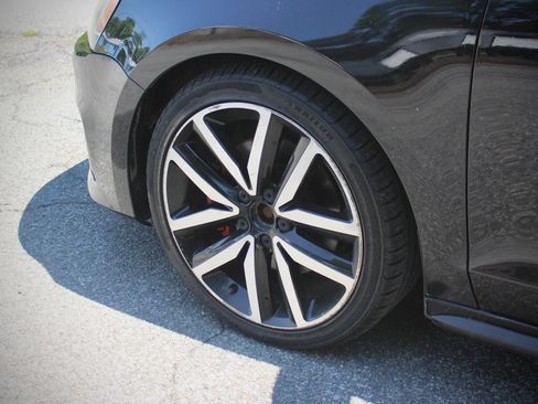 Used 2012 Volkswagen Jetta GLI Autobahn FWD image 41