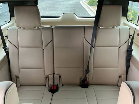 Used 2021 Cadillac Escalade ESV Premium Luxury w/ Driver Assist Tech Package image 27