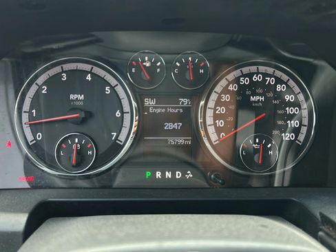 Used 2012 RAM 1500 Classic SLT RWD image 13