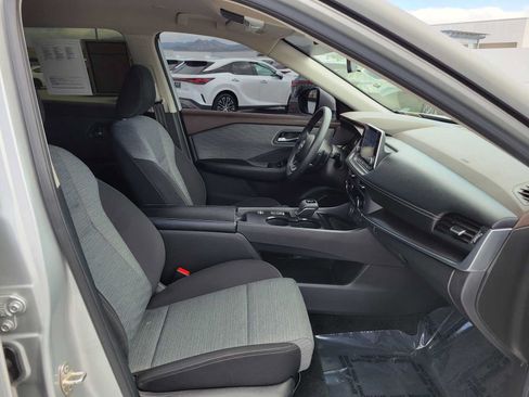 Used 2023 Nissan Rogue SV FWD image 10