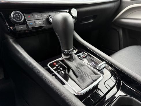 Used 2024 Jeep Compass Limited image 27