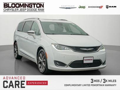 Used 2020 Chrysler Pacifica Limited w/ Tire & Wheel Group
