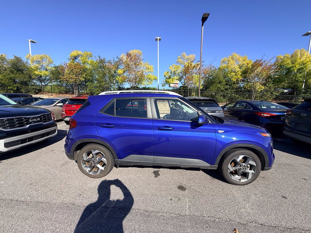Used 2024 Hyundai Venue SEL FWD image 7