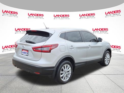 Used 2022 Nissan Rogue Sport S image 3