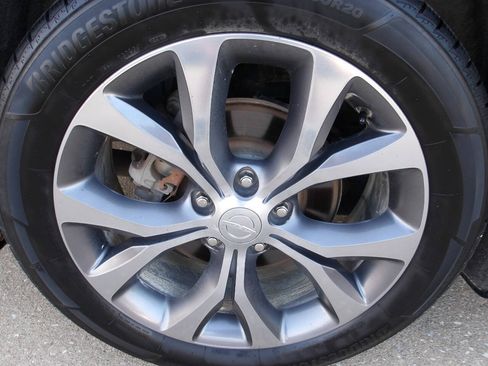 Used 2018 Chrysler Pacifica Limited FWD image 30