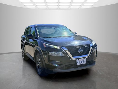 Used 2023 Nissan Rogue SV AWD/4WD image 3