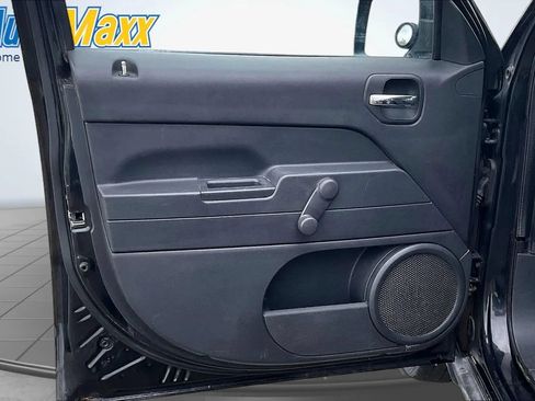 Used 2010 Jeep Patriot Sport w/ Tire & Wheel Group AWD/4WD image 24