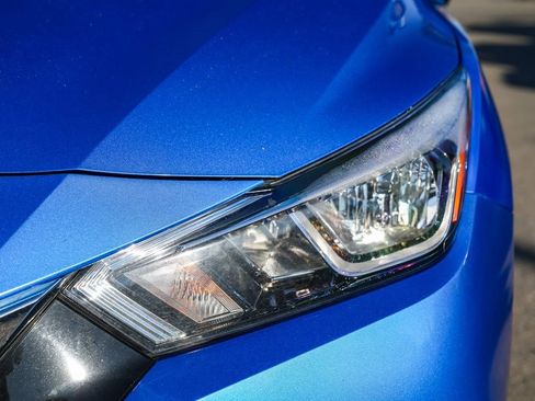 Used 2022 Nissan Versa SV image 10