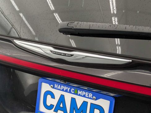 Used 2024 Chrysler Pacifica Select image 11