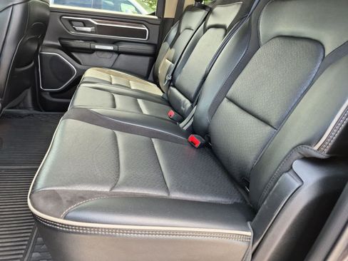 Used 2020 RAM 1500 Laramie AWD/4WD image 19