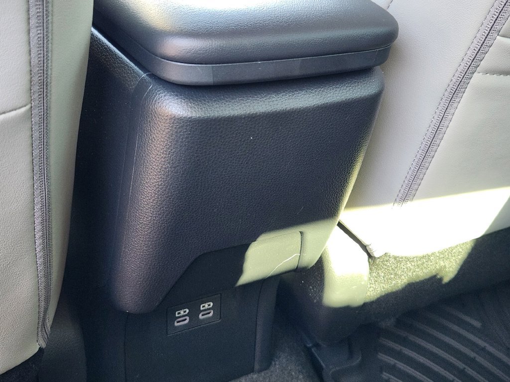 Used 2026 Toyota Prius XLE FWD image 30