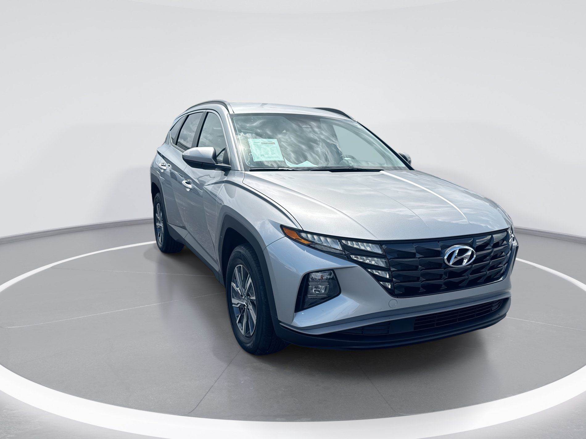 Used 2024 Hyundai Tucson Blue AWD/4WD image 2