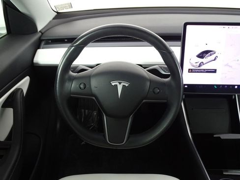 Used 2019 Tesla Model 3 Mid Range image 21
