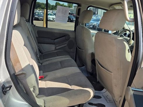 Used 2007 Ford Explorer XLT image 13