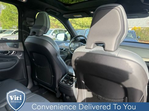 Certified 2022 Volvo XC90 T6 Inscription w/ Lounge Package image 27