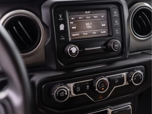 Used 2018 Jeep Wrangler Unlimited Sport AWD/4WD image 13