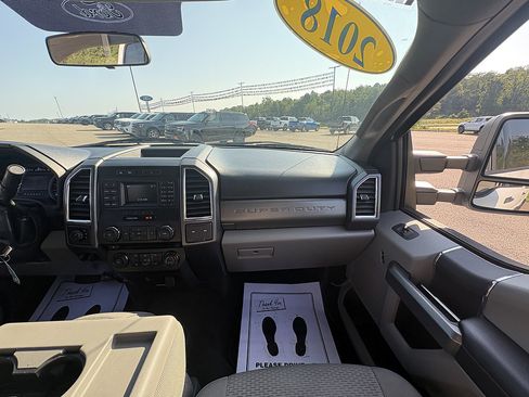 Used 2018 Ford F250 XLT AWD/4WD image 23