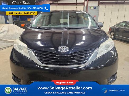 Used 2015 Toyota Sienna LE AWD/4WD image 7