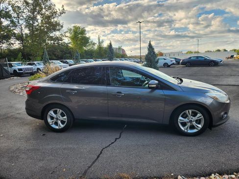 Used 2014 Ford Focus SE image 6