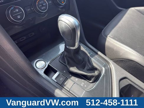 Used 2018 Volkswagen Tiguan SE FWD image 17