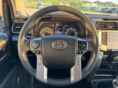 Certified 2020 Toyota 4Runner SR5 Premium AWD/4WD image 39