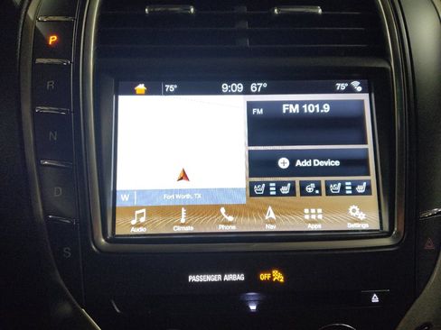 Used 2017 Lincoln MKX Reserve w/ Luxury Package image 25