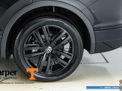 Used 2022 Volkswagen Tiguan SE R-Line image 6