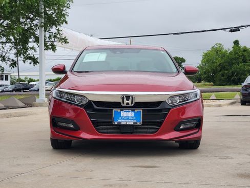 Used 2018 Honda Accord EX image 2