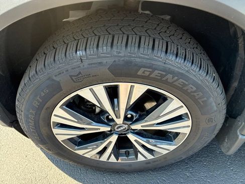Certified 2022 Nissan Rogue SV AWD/4WD image 12