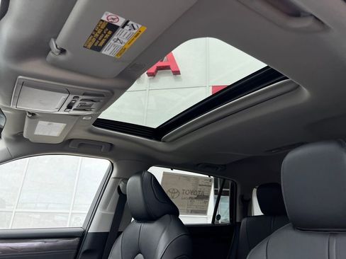 New 2026 Toyota Highlander Limited image 24