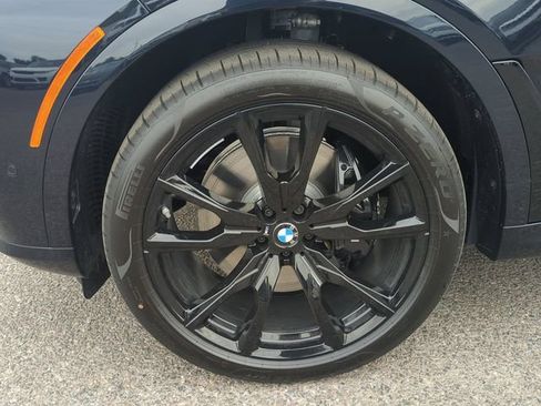 Used 2026 BMW X7 xDrive40i w/ M Sport Package AWD/4WD image 10