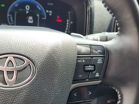Certified 2025 Toyota Camry SE FWD image 18