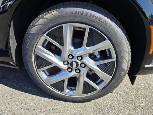 New 2026 Cadillac Optiq Luxury 2 AWD/4WD image 16