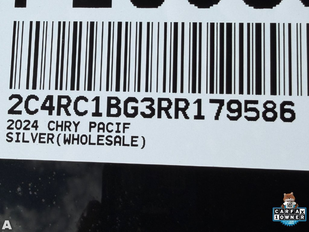 Used 2024 Chrysler Pacifica Touring-L FWD image 12