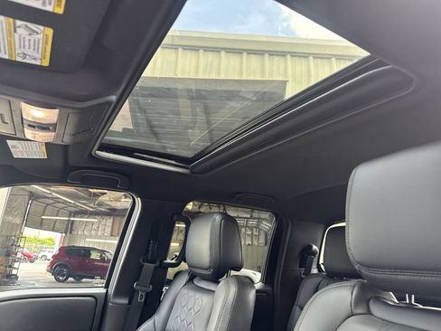 Used 2022 Nissan Frontier PRO-4X w/ Pro-4X Premium Package AWD/4WD image 30