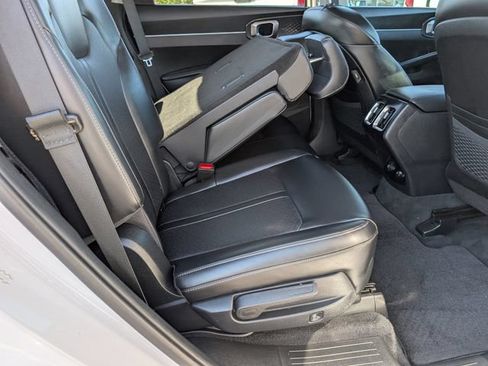 Used 2023 Kia Sorento S FWD image 21